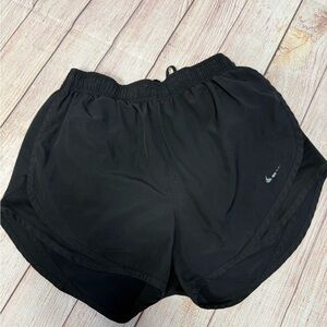 Nike Black Athletic Shorts Moisture-Wicking Design